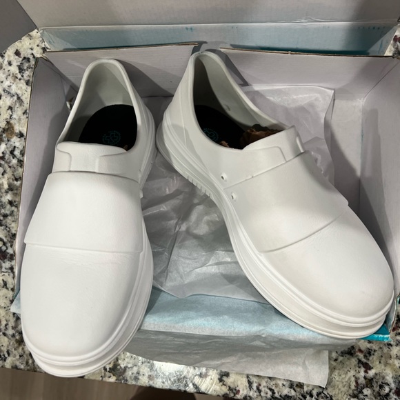 Gales - Picture 2 of 4